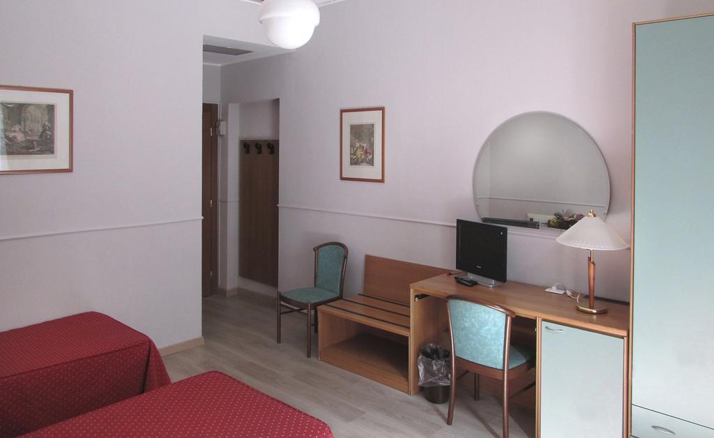 Johnny Hotel Milán